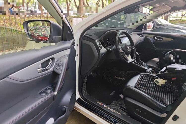 Used Nissan Qashqai 2021 2.0L CVT Luxury Edition Driver Seat