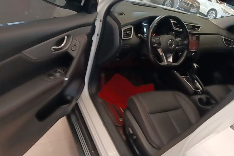 Used Nissan Qashqai 2021 2.0L CVT Luxury Edition Driver Seat