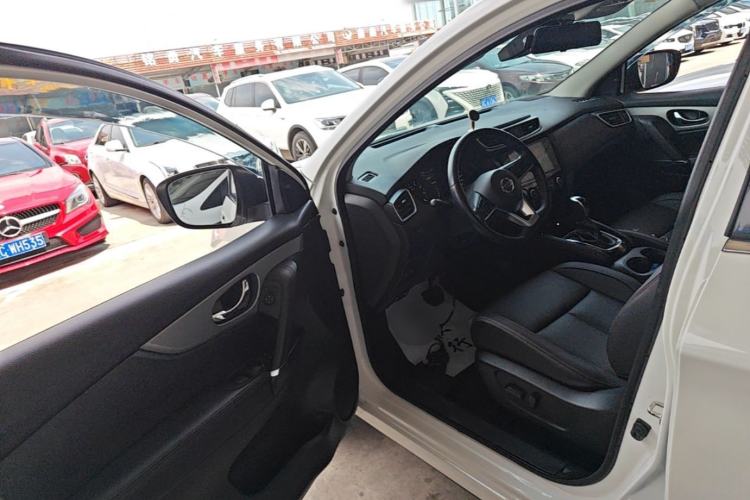 Used Nissan Qashqai 2021 2.0L CVT Luxury Edition Driver Seat