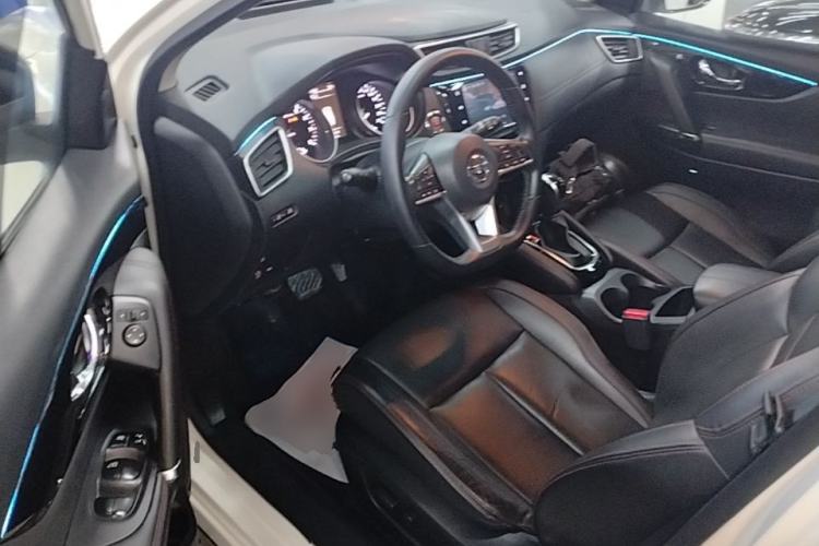 Used Nissan Qashqai 2021 2.0L CVT Luxury Edition Driver Seat