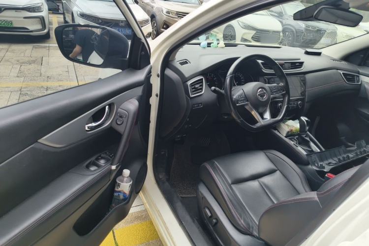 Used Nissan Qashqai 2021 2.0L CVT Luxury Edition Driver Seat