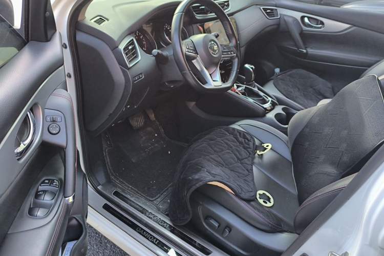 Used Nissan Qashqai 2021 2.0L CVT Luxury Edition Driver Seat