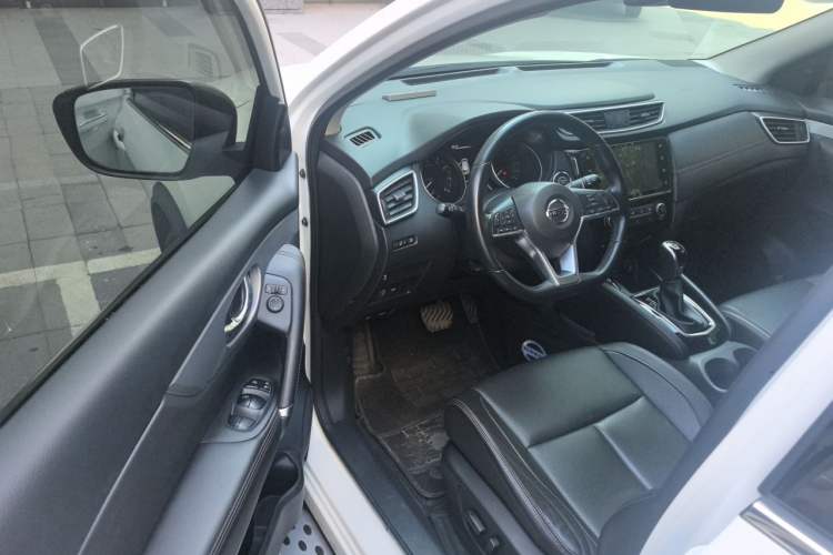 Used Nissan Qashqai 2021 2.0L CVT Luxury Edition Driver Seat