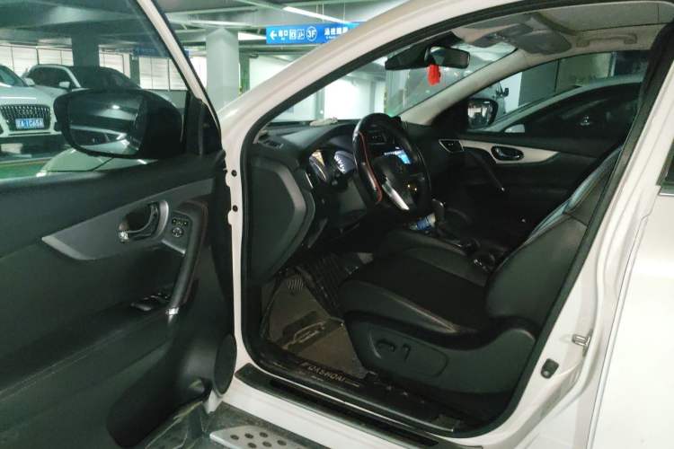 Used Nissan Qashqai 2021 2.0L CVT Luxury Edition Driver Seat