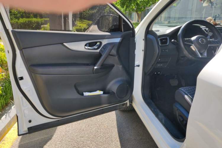 Used Nissan Qashqai 2021 2.0L CVT Luxury Edition Driver Seat