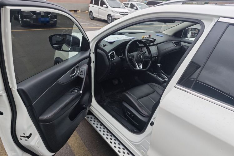 Used Nissan Qashqai 2021 2.0L CVT Luxury Edition Driver Seat