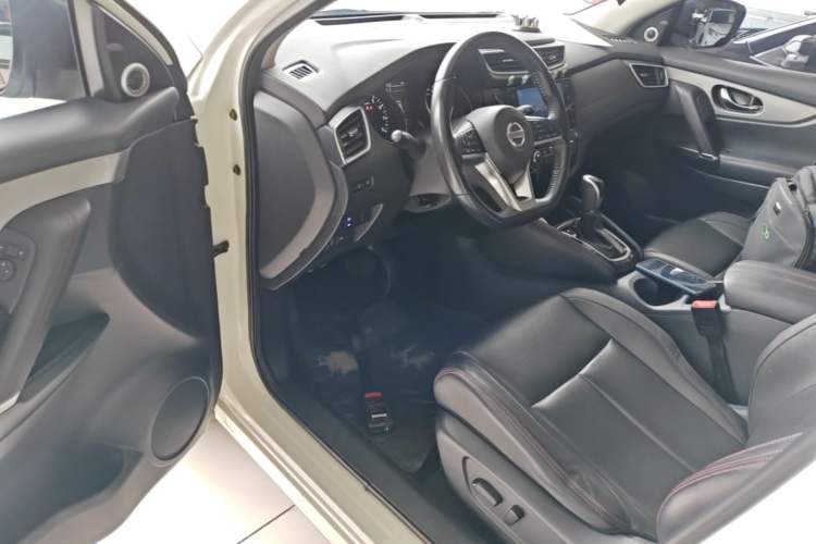 Used Nissan Qashqai 2021 2.0L CVT Luxury Edition Driver Seat