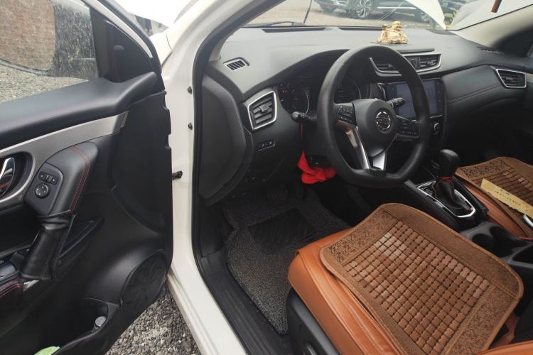Used Nissan Qashqai 2021 2.0L CVT Luxury Edition Driver Seat
