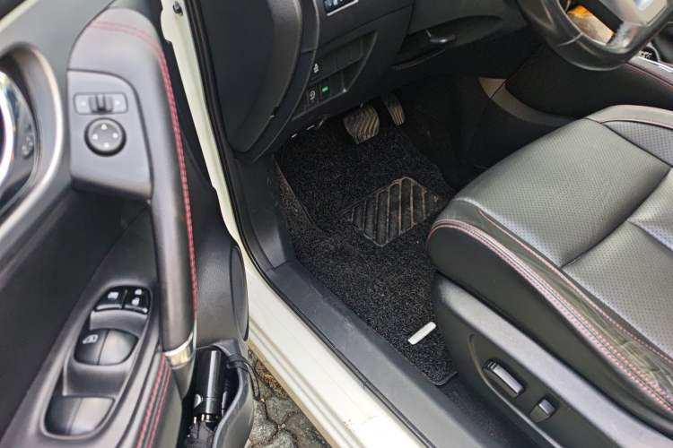 Used Nissan Qashqai 2021 2.0L CVT Luxury Edition Driver Seat
