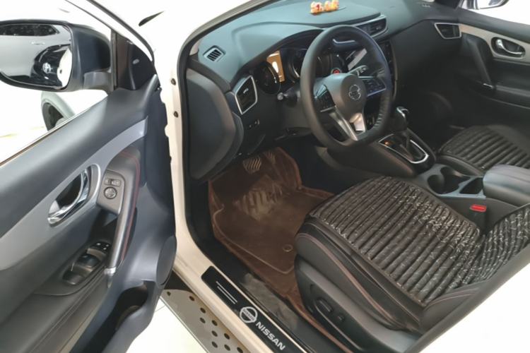 Used Nissan Qashqai 2021 2.0L CVT Luxury Edition Driver Seat