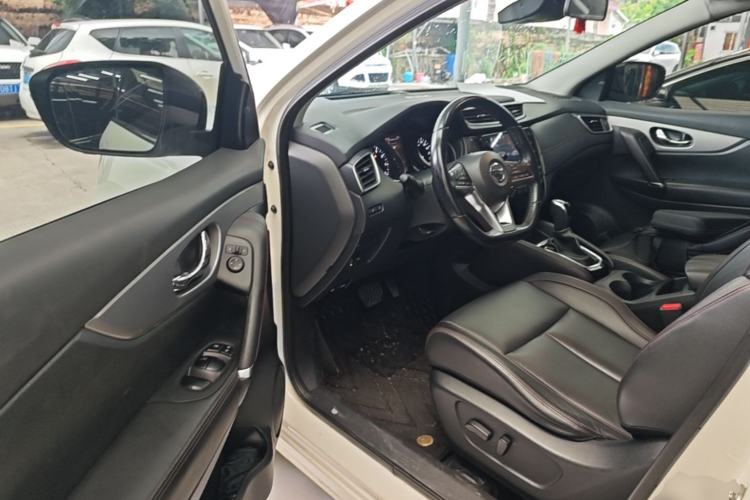 Used Nissan Qashqai 2021 2.0L CVT Luxury Edition Driver Seat