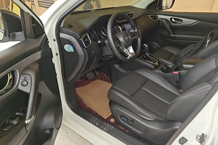 Used Nissan Qashqai 2021 2.0L CVT Luxury Edition Driver Seat