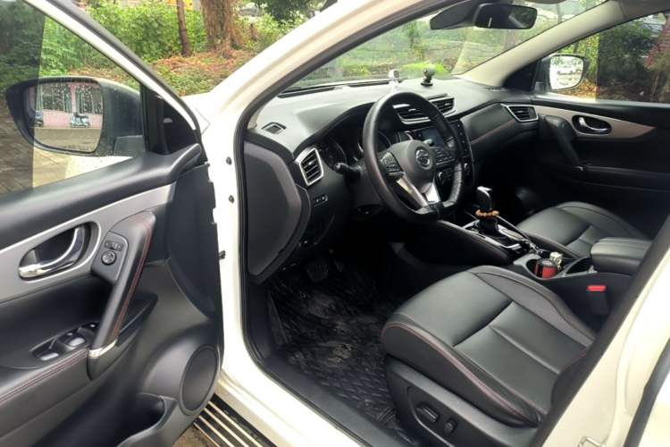 Used Nissan Qashqai 2021 2.0L CVT Luxury Edition Driver Seat