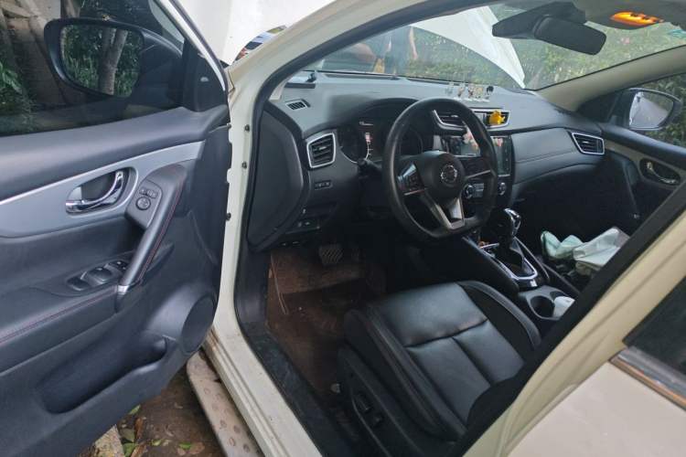 Used Nissan Qashqai 2021 2.0L CVT Luxury Navigation Edition Driver Seat