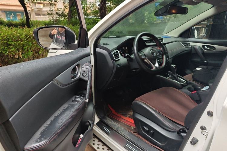 Used Nissan Qashqai 2021 2.0L CVT Luxury Edition Driver Seat