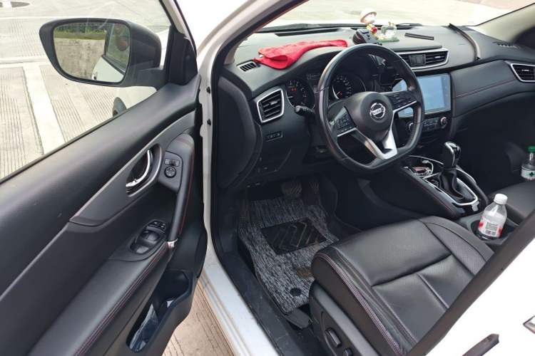 Used Nissan Qashqai 2021 2.0L CVT Luxury Edition Driver Seat