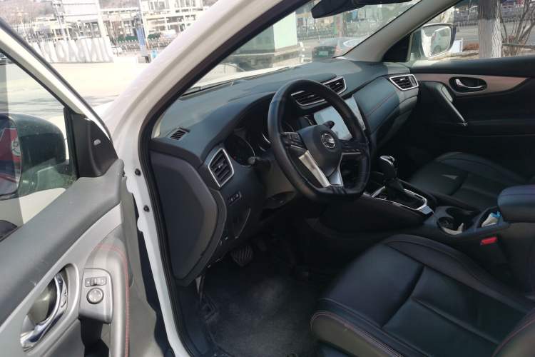 Used Nissan Qashqai 2021 2.0L CVT Luxury Edition Driver Seat