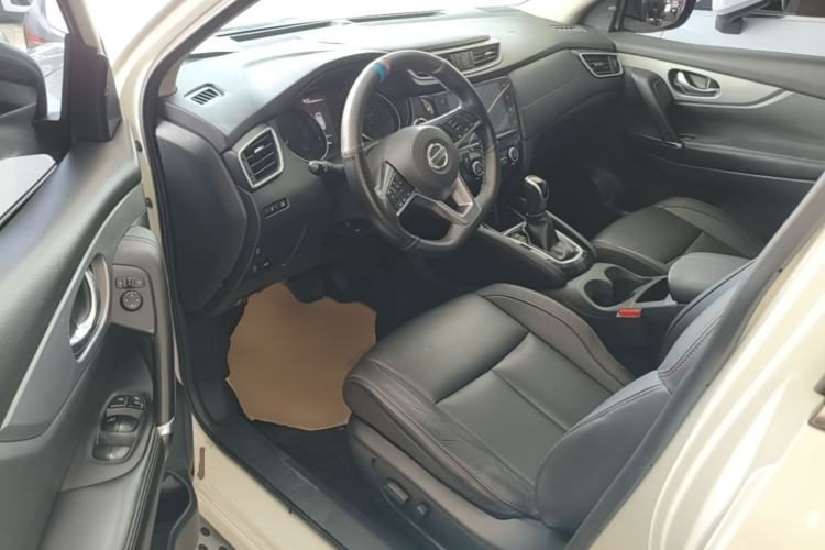 Used Nissan Qashqai 2021 2.0L CVT Luxury Edition Driver Seat