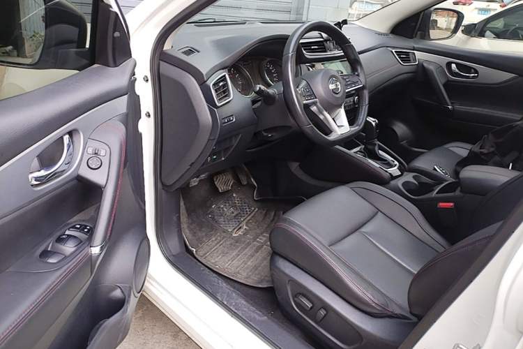 Used Nissan Qashqai 2021 2.0L CVT Luxury Edition Driver Seat
