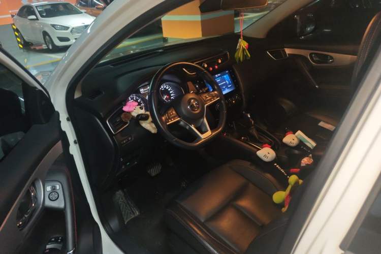 Used Nissan Qashqai 2021 2.0L CVT Luxury Edition Driver Seat