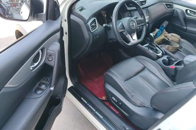 Used Nissan Qashqai 2021 2.0L CVT Luxury Edition Driver Seat