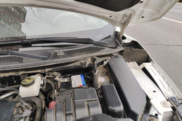 Used Nissan Qashqai 2021 2.0L CVT Luxury Edition Engine Bay Left