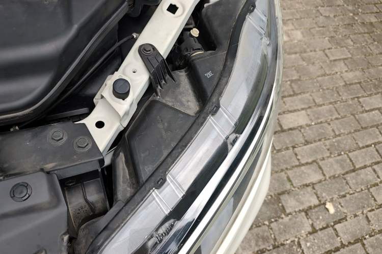 Used Nissan Qashqai 2021 2.0L CVT Luxury Edition Engine Bay Left