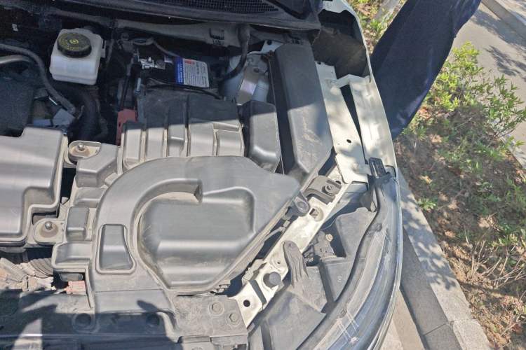 Used Nissan Qashqai 2021 2.0L CVT Luxury Edition Engine Bay Left