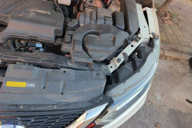 Used Nissan Qashqai 2021 2.0L CVT Luxury Edition Engine Bay Left