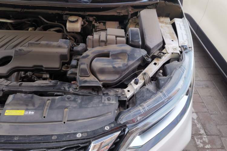 Used Nissan Qashqai 2021 2.0L CVT Luxury Edition Engine Bay Left