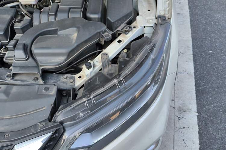 Used Nissan Qashqai 2021 2.0L CVT Luxury Edition Engine Bay Left