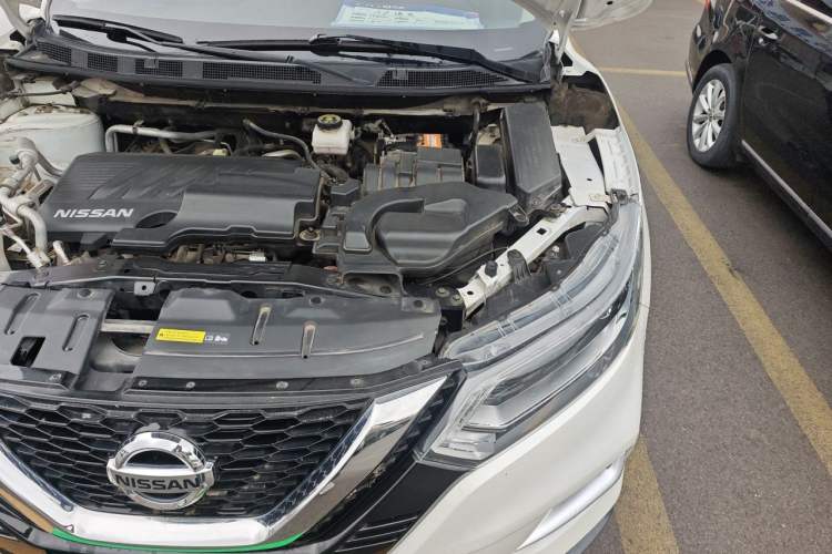Used Nissan Qashqai 2021 2.0L CVT Luxury Edition Engine Bay Left