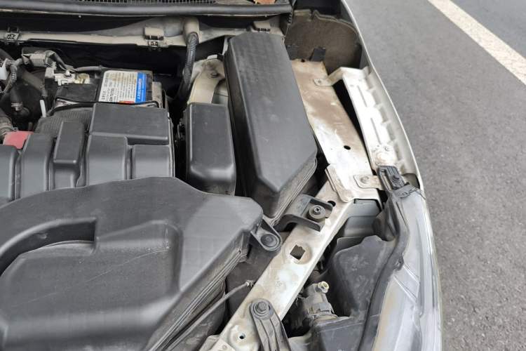 Used Nissan Qashqai 2021 2.0L CVT Luxury Edition Engine Bay Left