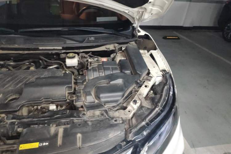 Used Nissan Qashqai 2021 2.0L CVT Luxury Edition Engine Bay Left