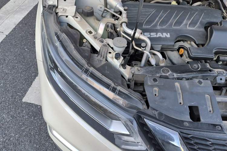 Used Nissan Qashqai 2021 2.0L CVT Luxury Edition Engine Bay Right