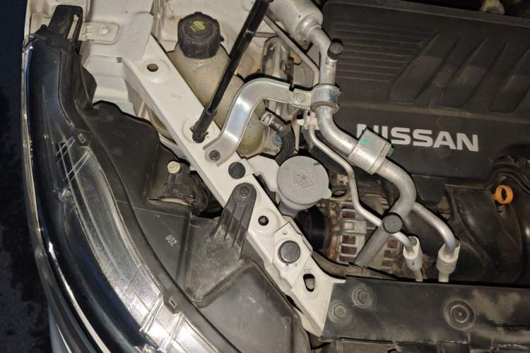 Used Nissan Qashqai 2021 2.0L CVT Luxury Edition Engine Bay Right