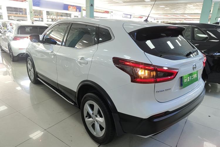 Used Nissan Qashqai 2021 2.0L CVT Smart Enjoyment Version Exterior 2