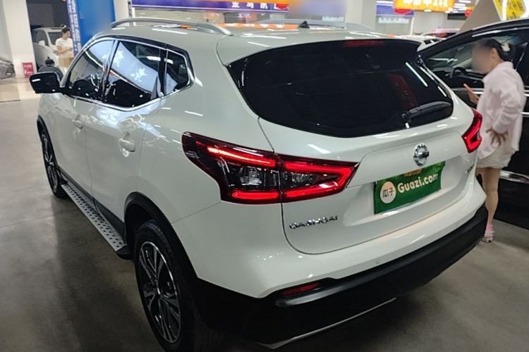 Used Nissan Qashqai 2021 2.0L CVT Luxury Edition Exterior 2