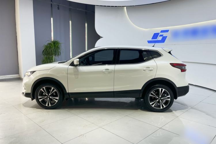 Used Nissan Qashqai 2021 2.0L CVT Luxury Edition Exterior 2