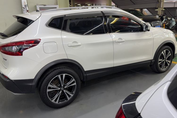 Used Nissan Qashqai 2021 2.0L CVT Luxury Edition Exterior 2