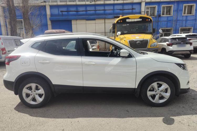 Used Nissan Qashqai 2021 2.0L CVT Smart Enjoyment Version Exterior 4