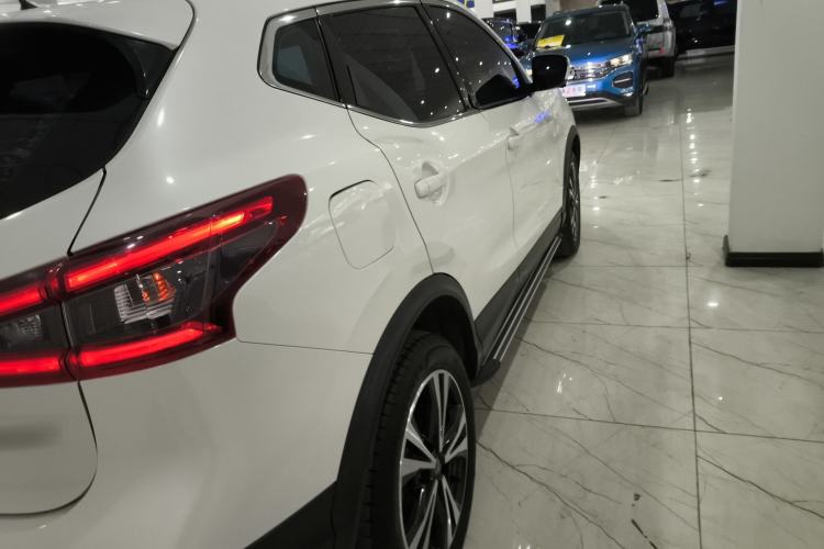 Used Nissan Qashqai 2021 2.0L CVT Luxury Edition Exterior 6