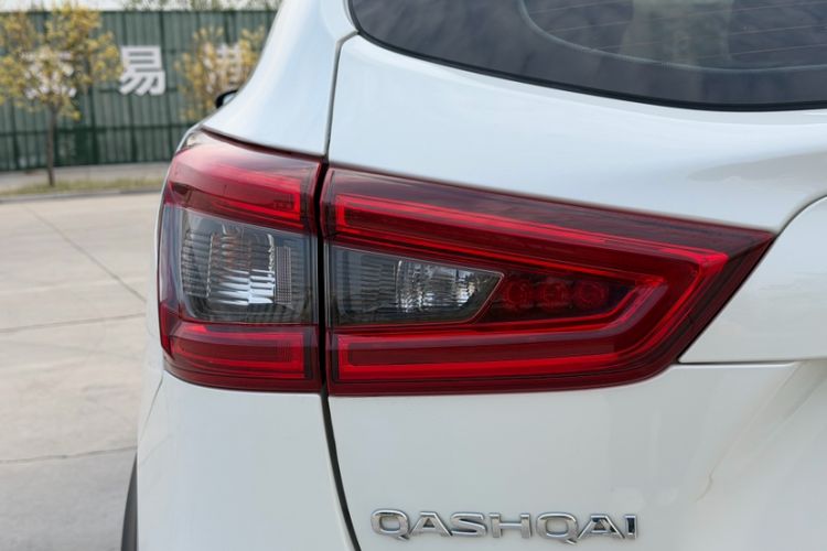 Used Nissan Qashqai 2021 2.0L CVT Luxury Edition Exterior 8
