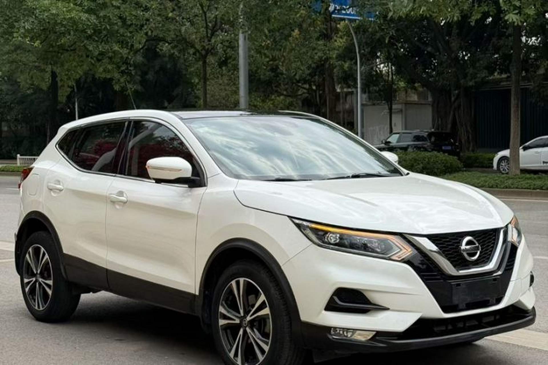 Used Nissan Qashqai 2021 2.0L CVT Luxury Edition Exterior 8