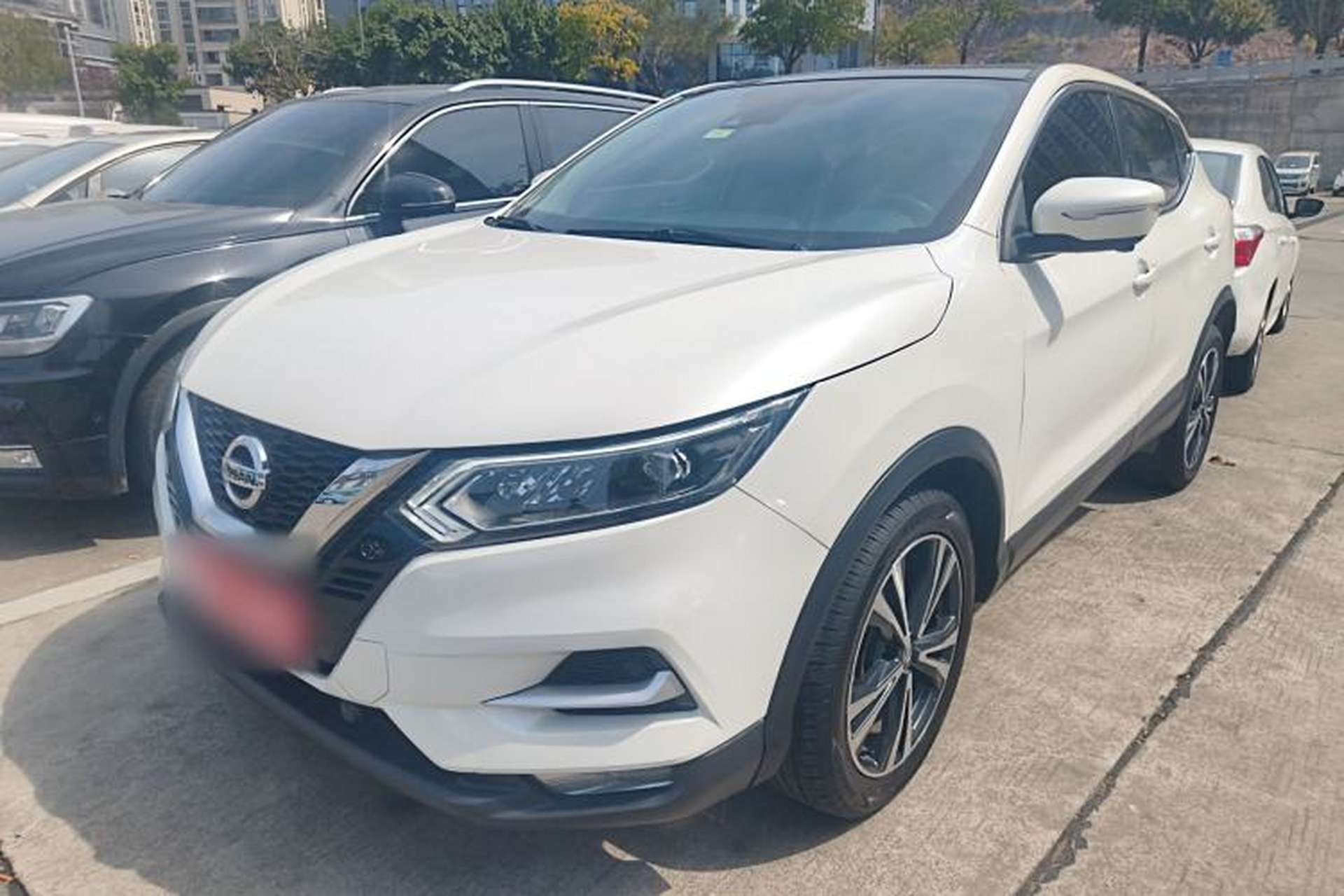 Used Nissan Qashqai 2021 2.0L CVT Luxury Edition Front Left 45 Deg