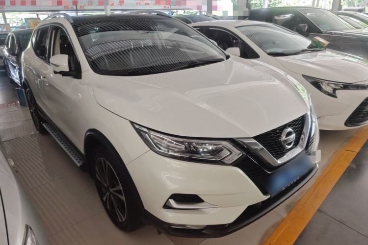 Used Nissan Qashqai 2021 2.0L CVT Luxury Edition Front Right 45 Deg