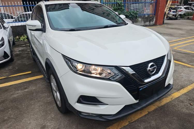 Used Nissan Qashqai 2021 2.0L CVT Smart Enjoyment Version Front Right 45 Deg