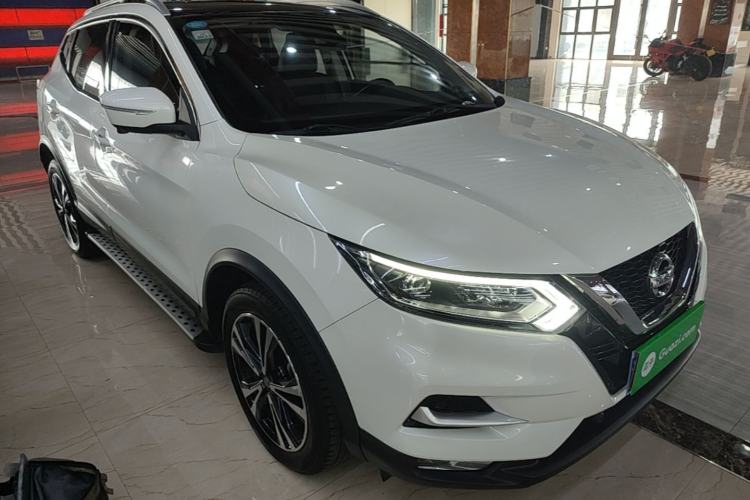 Used Nissan Qashqai 2021 2.0L CVT Luxury Edition Front Right 45 Deg