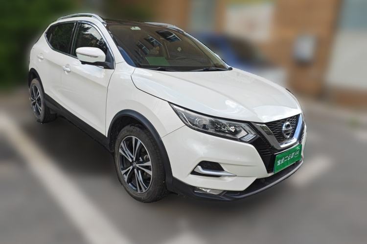 Used Nissan Qashqai 2021 2.0L CVT Luxury Edition Front Right 45 Deg