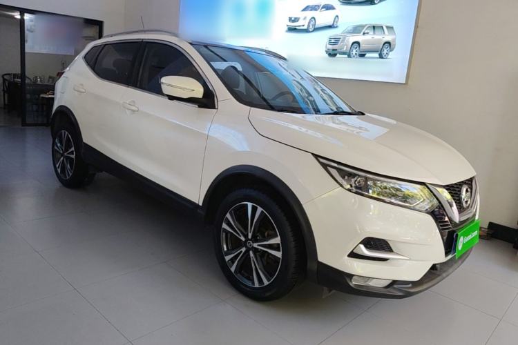 Used Nissan Qashqai 2021 2.0L CVT Luxury Edition Front Right 45 Deg